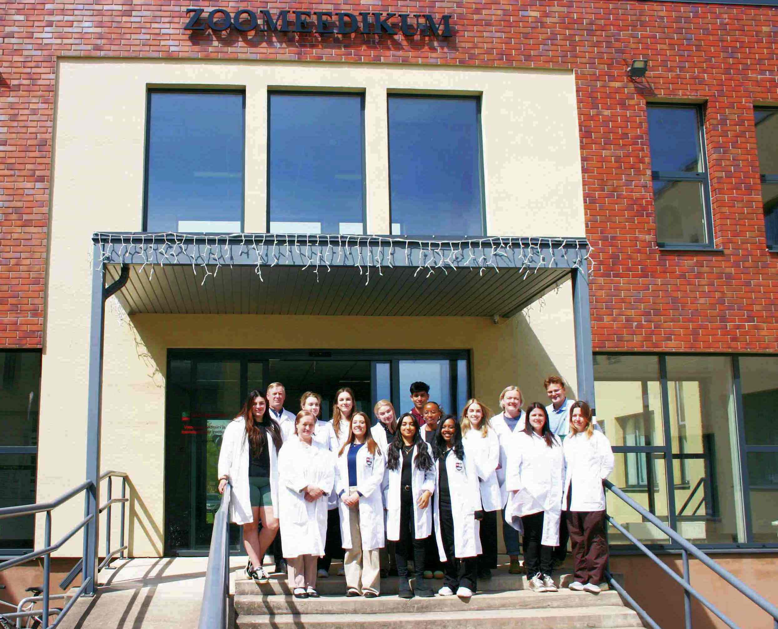 Emu Math Lab International BIP Course Brought Future Scientists to EMÜ Histology Lab ...