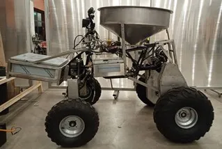 Figure 3. Initial prototype of the fertilizing robot_2