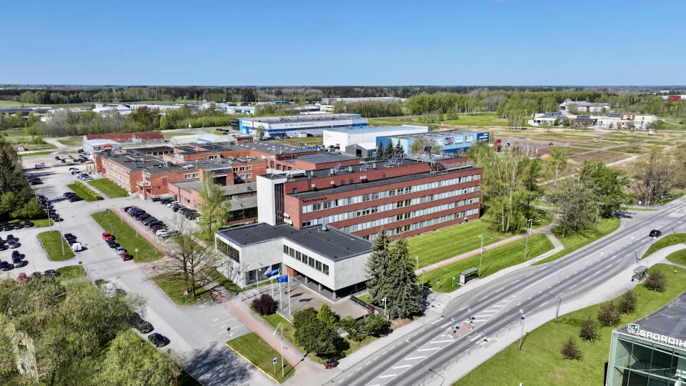 Tehnikamaja droonivaade