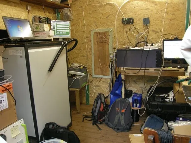Cottage with equipment for experiment - PTR-TOF-MS